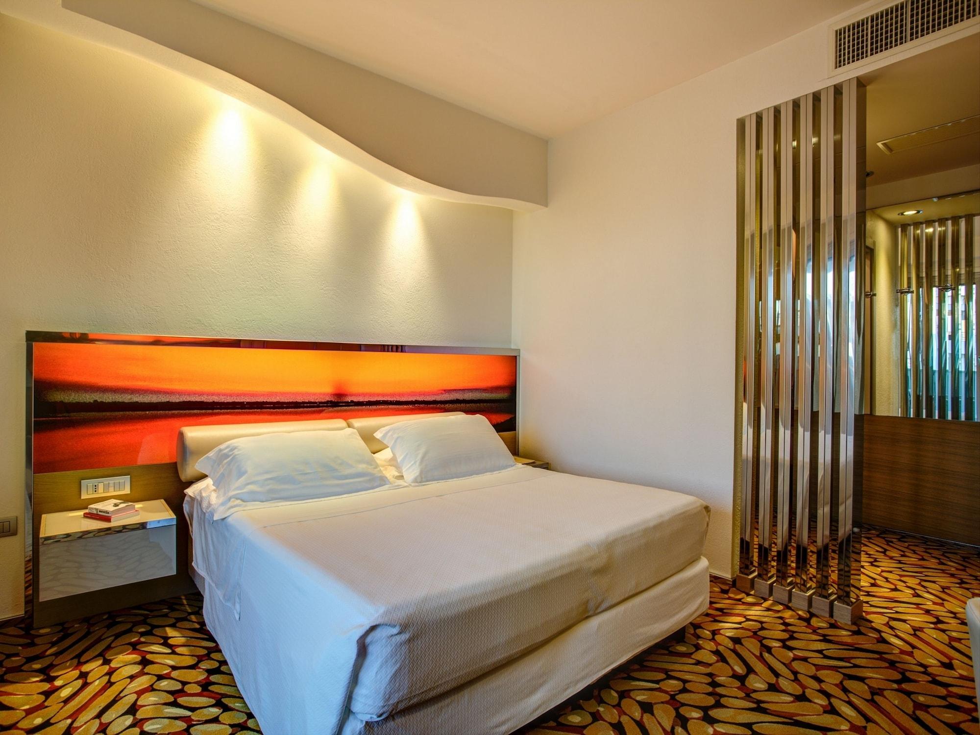 Hotel Waldorf- Premier Resort ミラノ・マリッティマ エクステリア 写真