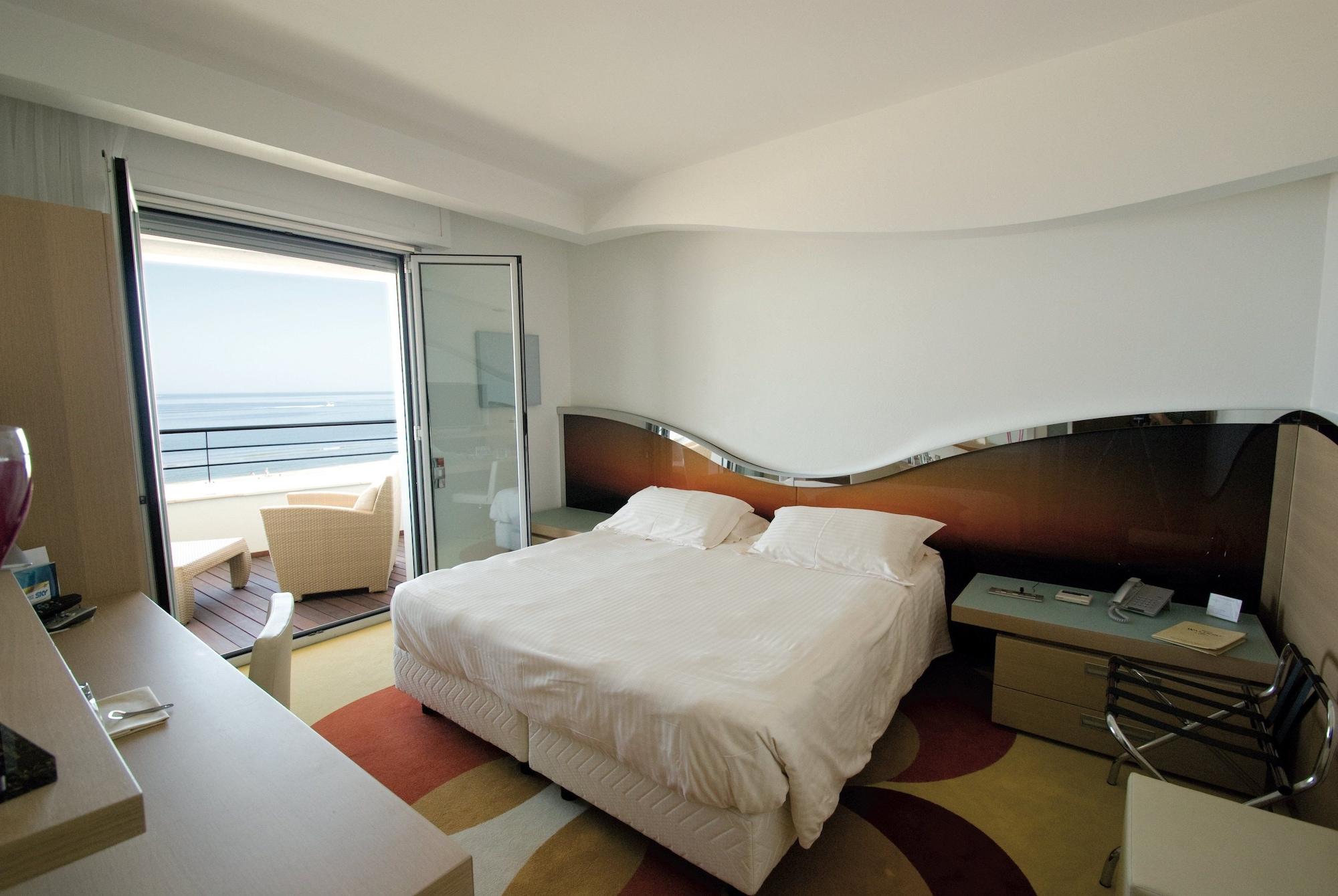 Hotel Waldorf- Premier Resort ミラノ・マリッティマ エクステリア 写真