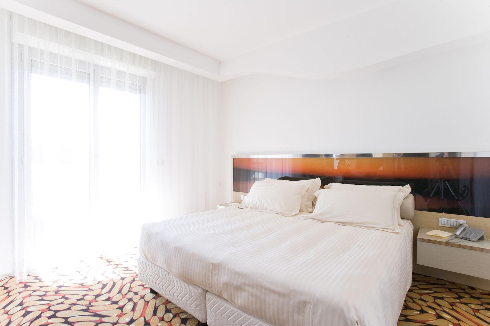 Hotel Waldorf- Premier Resort ミラノ・マリッティマ エクステリア 写真