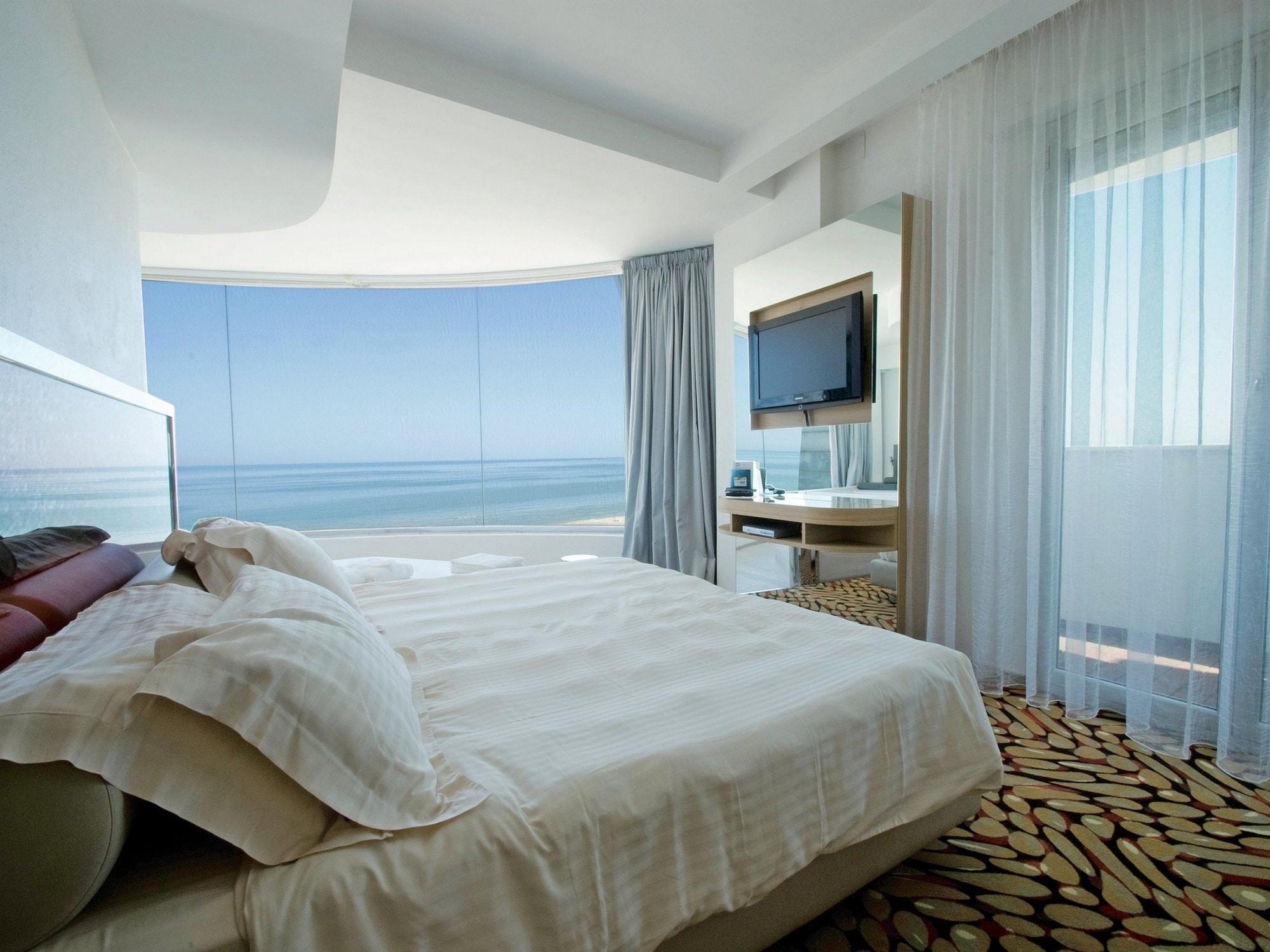 Hotel Waldorf- Premier Resort ミラノ・マリッティマ エクステリア 写真