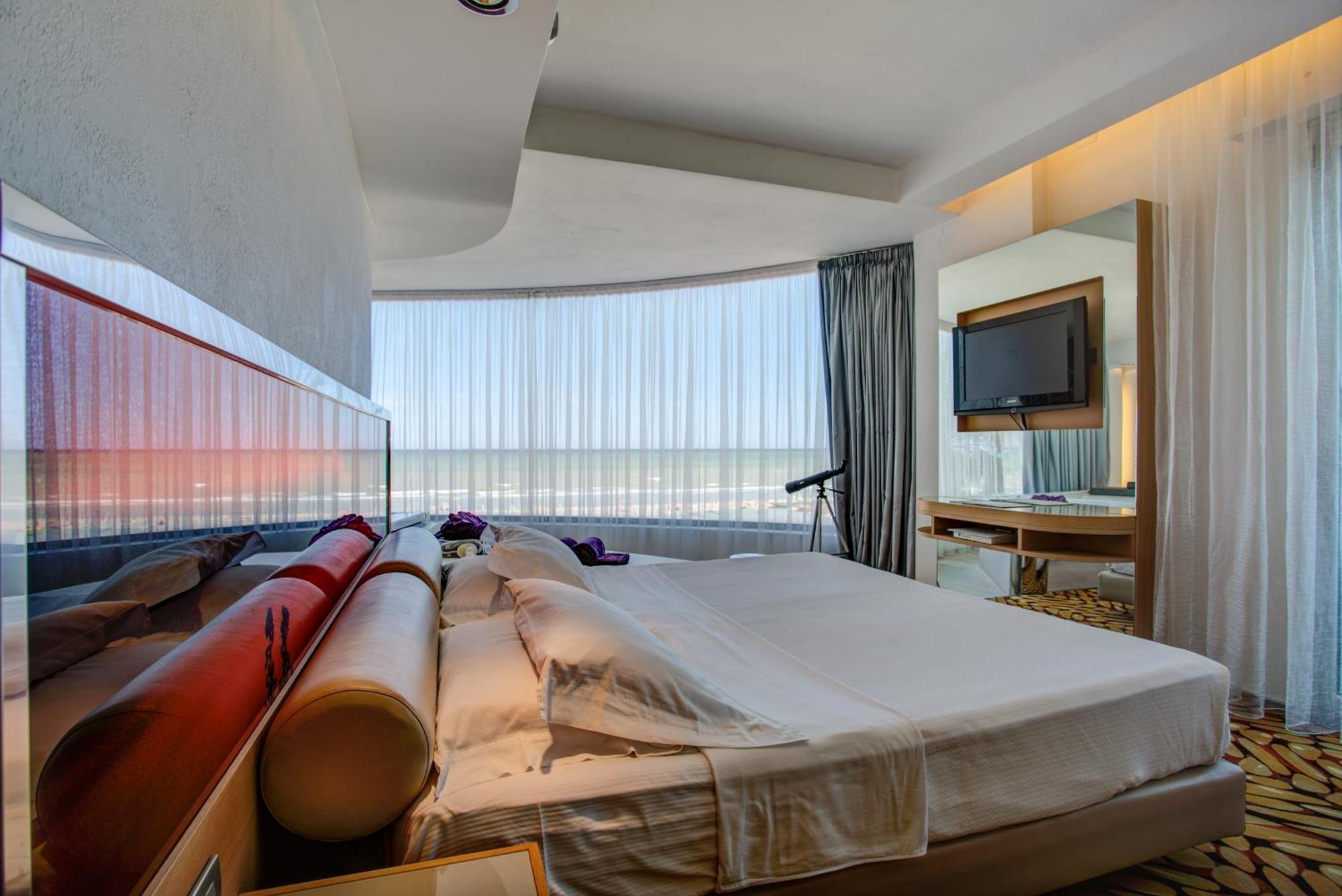 Hotel Waldorf- Premier Resort ミラノ・マリッティマ エクステリア 写真